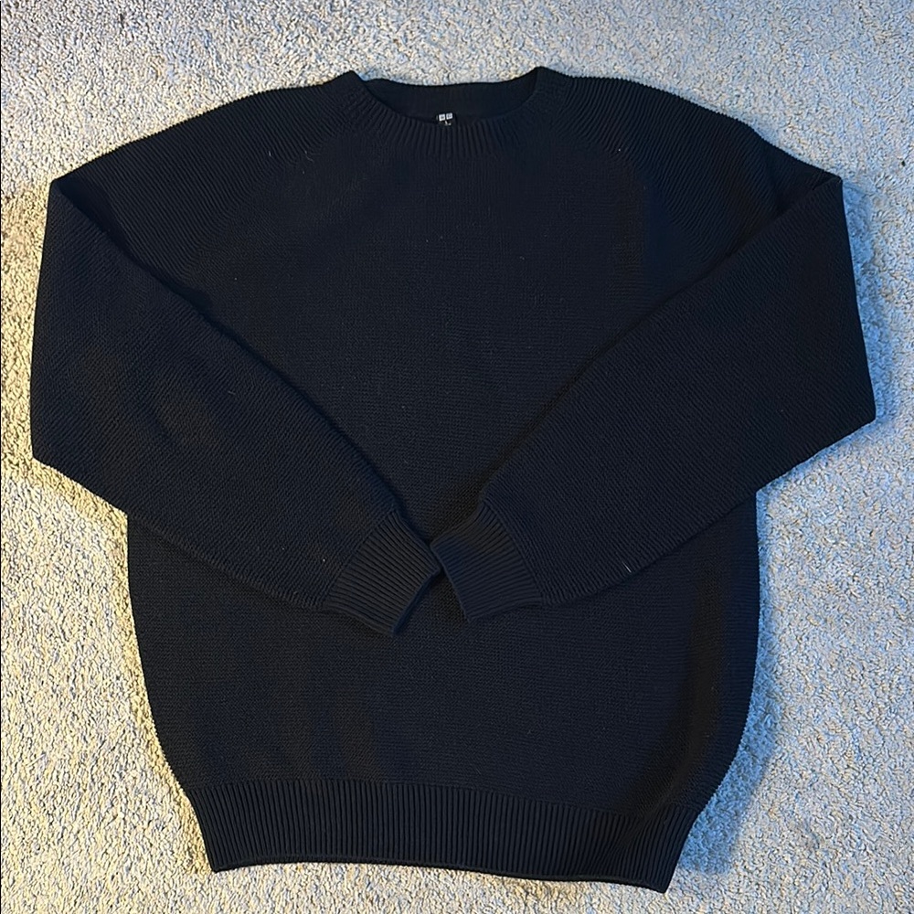 Uniqlo Men’s crew neck sweater
